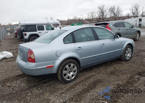 2002 Volkswagen Passat Glx z USA, uszkodzony, nr VIN WVWTH63B72P064763